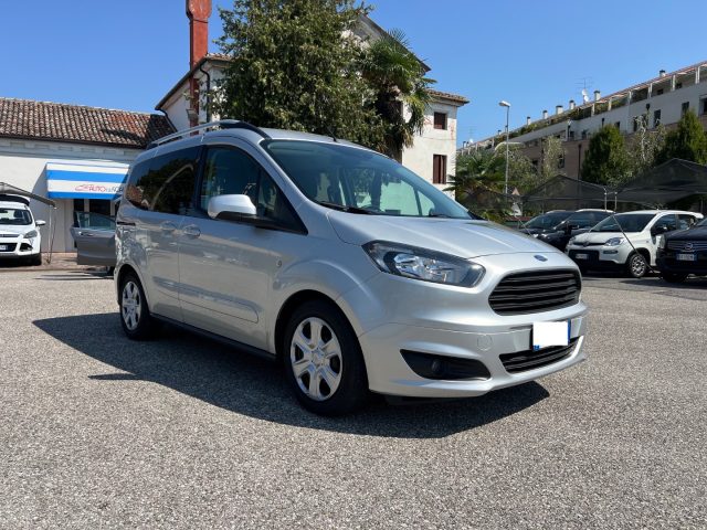 Ford Tourneo Courier 1.5 TDCI 75 CV Titanium PERFETTA!!! usato a PORTOGRUARO