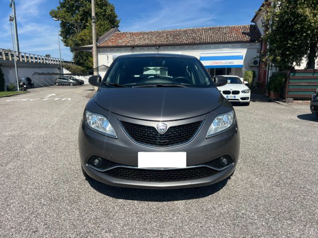 Lancia Ypsilon 1.2 69 CV 5 porte Silver UNICO PROPRIETARIO - foto 2 di 4