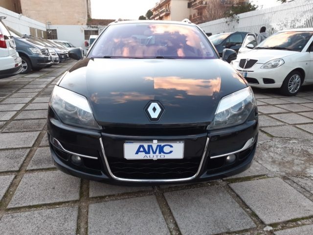 Renault Laguna 2.0 dCi 150CV SporTour 4Control, del 2010, 256.755 km, in vendita a Pompei (NA)