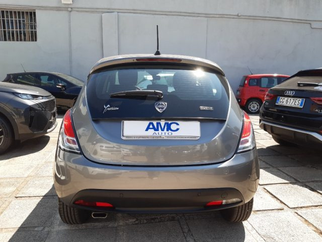 Lancia Ypsilon 1.0 FireFly 5 porte S&S Hybrid Alberta Ferretti - foto 4 di 4