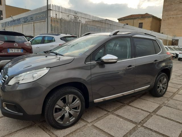 Peugeot 2008 PureTech 82 Allure - foto 2 di 4