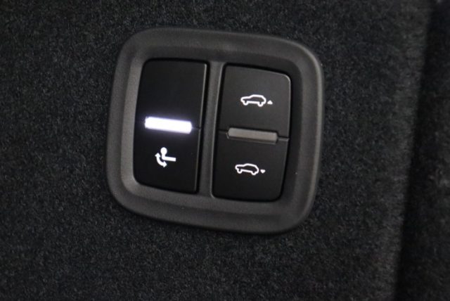Porsche Macan Ev Bose Tetto Panoramico PASM usato a LISCATE