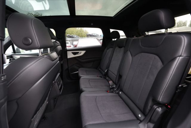 Audi Q7 SUV 50 TDI quattro S line7/Posti MY2025 Tetto Ap., del 2025, 1 km, in vendita a Liscate (MI)