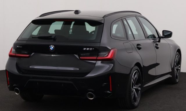 BMW 330 i xDrive Touring Msport - foto 3 di 4