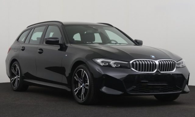 BMW 330 i xDrive Touring Msport - foto 4 di 4