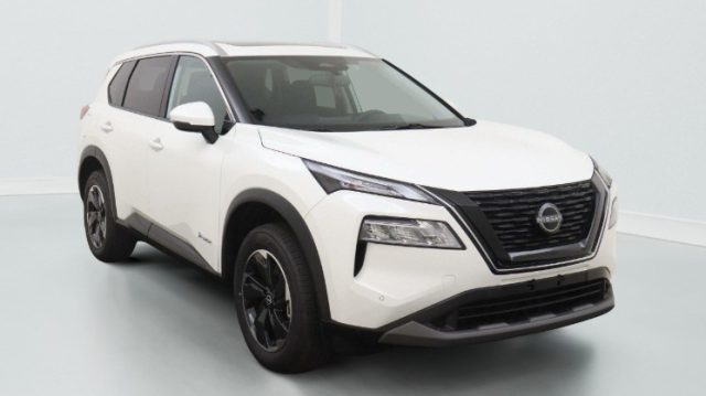 Nissan X-Trail e-Power e-4orce 4WD 7 posti Acenta Tetto Pan km 0 a LISCATE