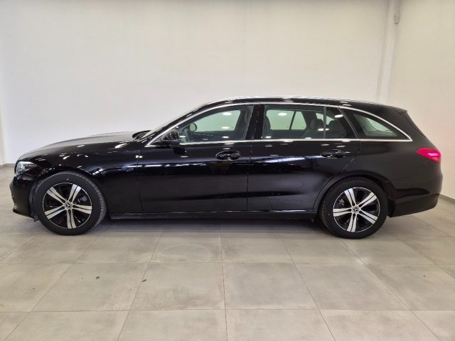 Mercedes-Benz C 200 d Mild hybrid S.W. Avantgarde N1 Autocarro - foto 3 di 4