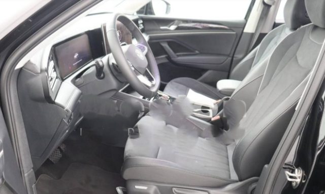 Volkswagen Tiguan 1.5 eTSI 150 CV ACT DSG Elegance N1 Autocarro, del 2025, 4.000 km, in vendita a Liscate (MI)