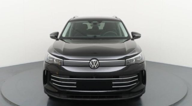 Volkswagen Tiguan 1.5 eTSI 150 CV ACT DSG Elegance N1 Autocarro - foto 2 di 4