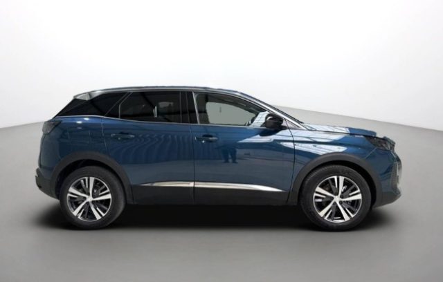 Peugeot 3008 Hybrid 136 e-DCS 6 Allure Pack, del 2024, 12.000 km, in vendita a Liscate (MI)