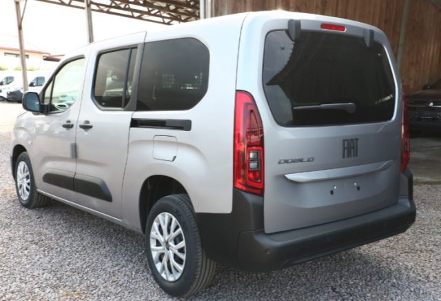 Fiat Doblo Dobl� 1.5 BlueHdi 130CV AT8 Combi Maxi N1 Pack Com - foto 3 di 4