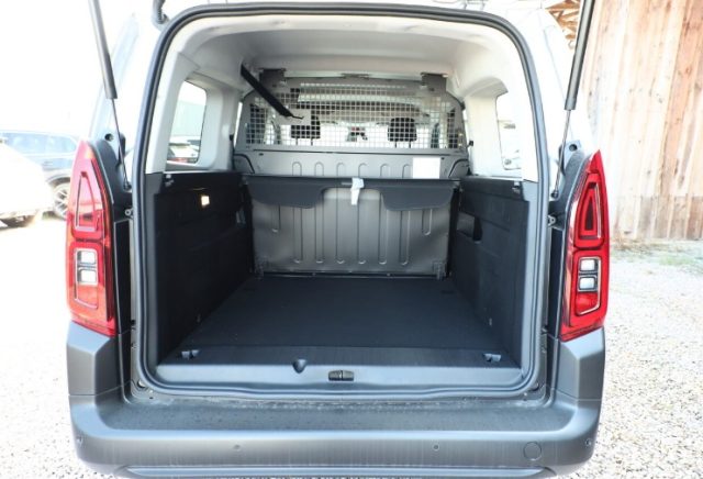 Fiat Doblo Doblò 1.5 BlueHdi 130CV AT8 Combi Maxi N1 Pack Com, del 2025, 1 km, in vendita a Liscate (MI)