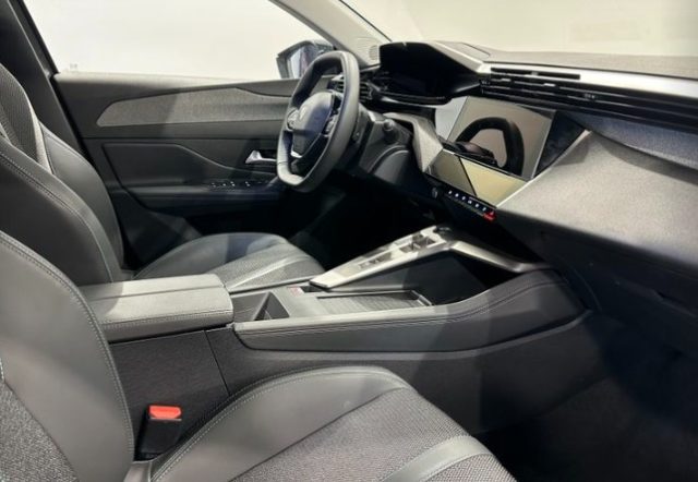 Peugeot 308 BlueHDi 130 S&S EAT8 Allure N1 Autocarro, del 2024, 13.000 km, in vendita a Liscate (MI)