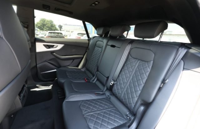 Audi Q8 SUV 55 TFSI e quattro tiptronic S line edition km 0 a LISCATE