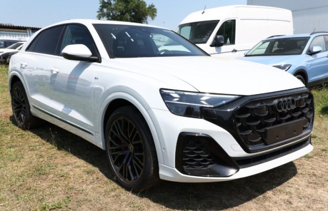 Audi Q8 SUV 55 TFSI e quattro tiptronic S line edition - foto 4 di 4