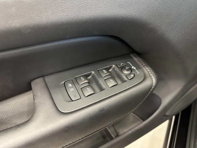 Volvo XC60 B4 (d) aut Plus Dark N1 Tetto Panoramico Ap., del 2024, 25.000 km, in vendita a Liscate (MI)