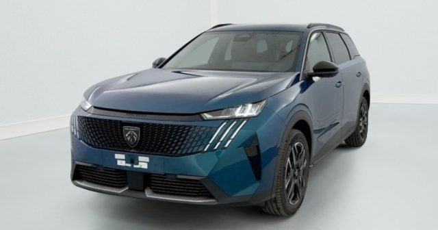 Peugeot 5008 Hybrid 145 e-DCS6 Allure in PROMO con Panoramic P km 0 a LISCATE
