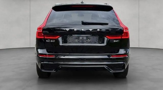 Volvo XC60 B4 (d) AWD automatico Plus Dark N1Autocarro usato a LISCATE