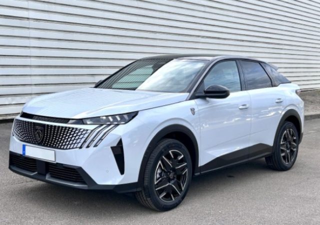 Peugeot 3008 Hybrid 145 e-DCS6 GT in Promo - foto 3 di 4