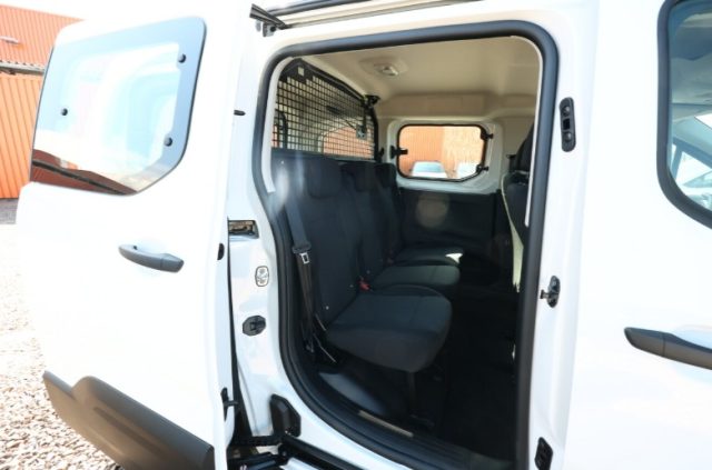 Peugeot Rifter Mix BlueHDi 1.5 100 S&S Active 5/Posti N1, del 2025, 1 km, in vendita a Liscate (MI)