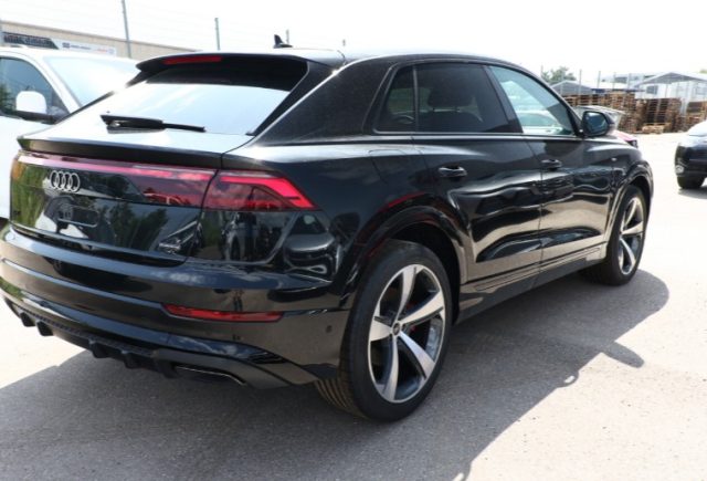 Audi Q8 50 TDI 286CV quattro tiptronic S Laser Cerchi22 - foto 3 di 4