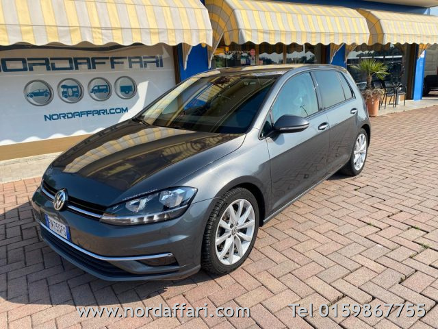 Volkswagen Golf 2.0 TDI 5p. Highline BlueMotion Technology usato a BRUSNENGO
