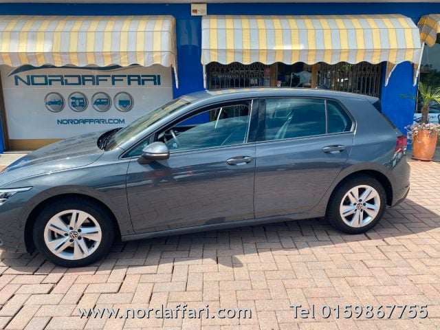 Volkswagen Golf 1.0 eTSI EVO DSG Life - foto 3 di 4