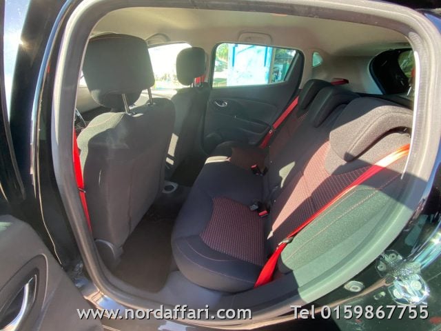 Renault Clio TCe 220CV EDC 5 porte Energy R.S. Trophy N°2589, del 2016, 106.664 km, in vendita a Brusnengo (BI)