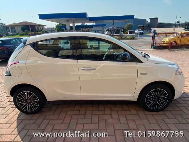 Lancia Ypsilon 1.0 FireFly 5 porte S&S Hybrid Oro 5 POSTI - foto 3 di 4
