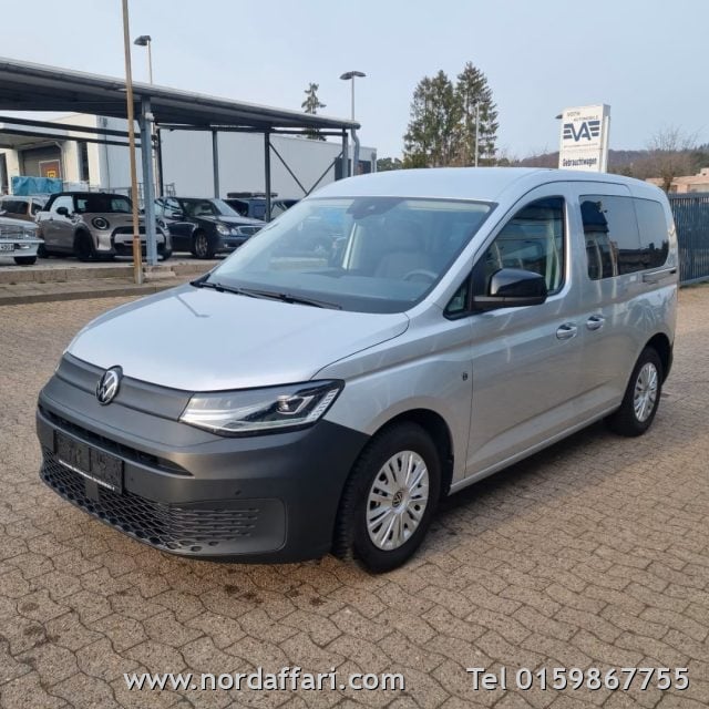 Volkswagen Caddy 2.0 TDI 102 CV Life 5 posti, del 2023, 64.989 km, in vendita a Brusnengo (BI)