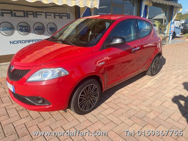 Lancia Ypsilon 1.0 FireFly 5 porte S&S Hybrid Ecochic Gold, del 2021, 80.809 km, in vendita a Brusnengo (BI)
