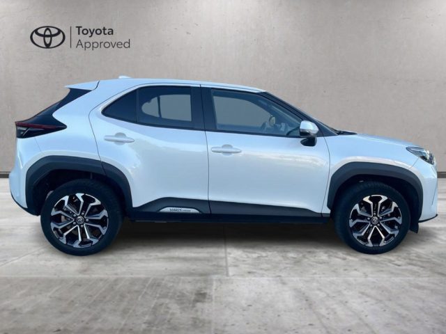 Toyota Yaris Cross 1.5 Hybrid 5p. E-CVT AWD-i Trend - foto 4 di 4