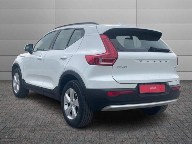Volvo XC40 B3 automatico Essential - foto 4 di 4