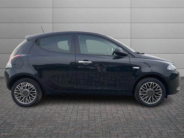 Lancia Ypsilon 1.2 69 CV 5 porte GPL Ecochic - foto 3 di 4