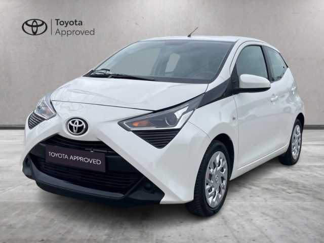 Toyota Aygo 1.0 VVT-i 72 CV 5 porte x-play usato a VERCELLI