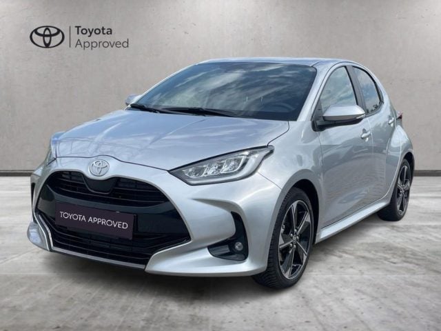 Toyota Yaris 1.5 130 Hybrid 5 porte Lounge, del 2025, 8.000 km, in vendita a Vercelli (VC)