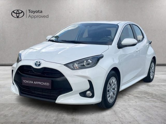 Toyota Yaris 1.5 Hybrid 5 porte Active, del 2022, 32.000 km, in vendita a Vercelli (VC)