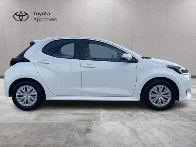 Toyota Yaris 1.5 Hybrid 5 porte Active - foto 4 di 4