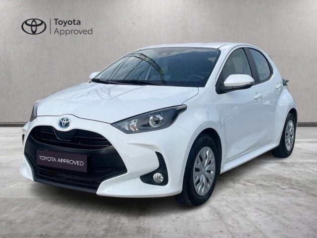 Toyota Yaris 1.5 Hybrid 5 porte Active, del 2023, 37.000 km, in vendita a Vercelli (VC)