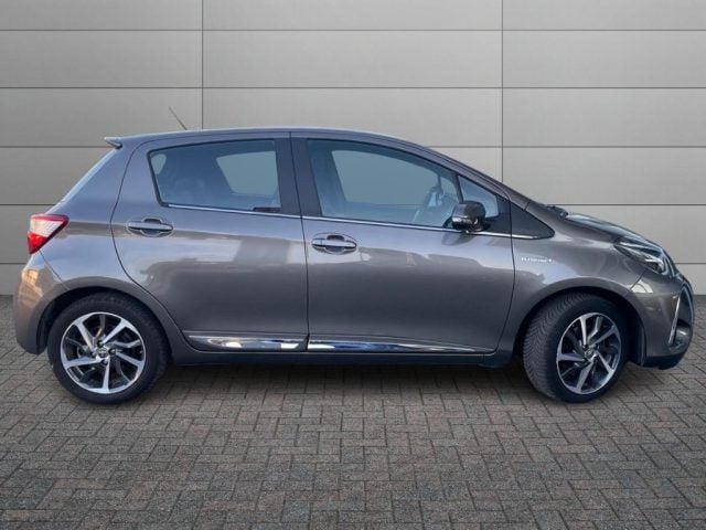 Toyota Yaris 1.5 Hybrid 5 porte Style - foto 3 di 4