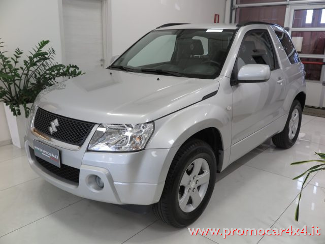 Suzuki Grand Vitara 1.6 16V 3 porte "Auto con Solo 35.000 km!!!" usato a MODENA