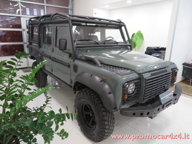 Land Rover Defender 110 2.4 TD4 Station Wagon Autocarro 5 Posti - foto 3 di 4