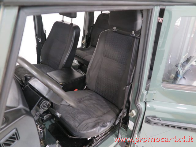 Land Rover Defender 110 2.4 TD4 Station Wagon Autocarro 5 Posti, del 2010, 244.000 km, in vendita a Modena (MO)