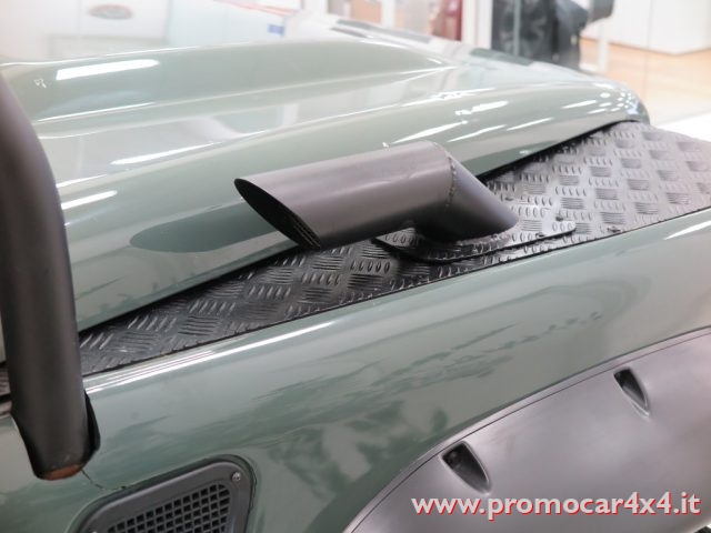 Land Rover Defender 110 2.4 TD4 Station Wagon Autocarro 5 Posti - foto 4 di 4