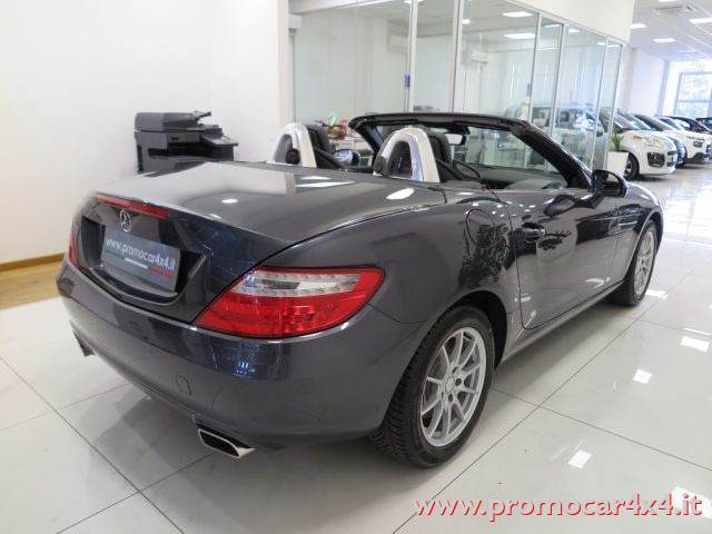 Mercedes-Benz SLK 200 BlueEfficiency "Solo 15.000 km!!!" Come Nuova - foto 4 di 4