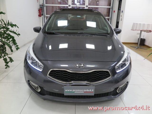 Kia cee'd 1.6 CRDi 110 CV 5 porte high tech "Unico Propr." - foto 2 di 4