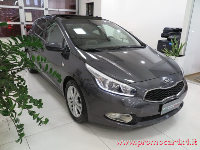 Kia cee'd 1.6 CRDi 110 CV 5 porte high tech "Unico Propr." - foto 3 di 4