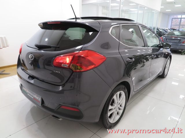 Kia cee'd 1.6 CRDi 110 CV 5 porte high tech "Unico Propr." - foto 4 di 4