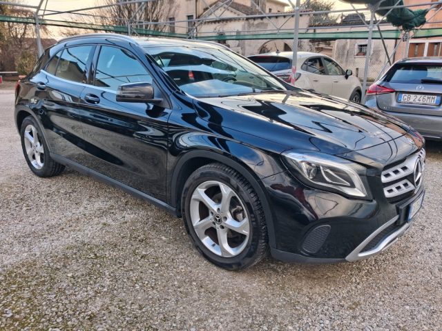 Mercedes-Benz GLA 180 Automatic Sport - foto 3 di 4