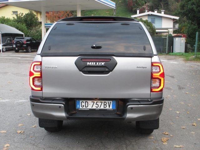 Toyota Hilux + IVA !!! OK NEOPATENTATI !! 2.8 D 4WD Invincible, del 2021, 94.600 km, in vendita a Pisogne (BS)